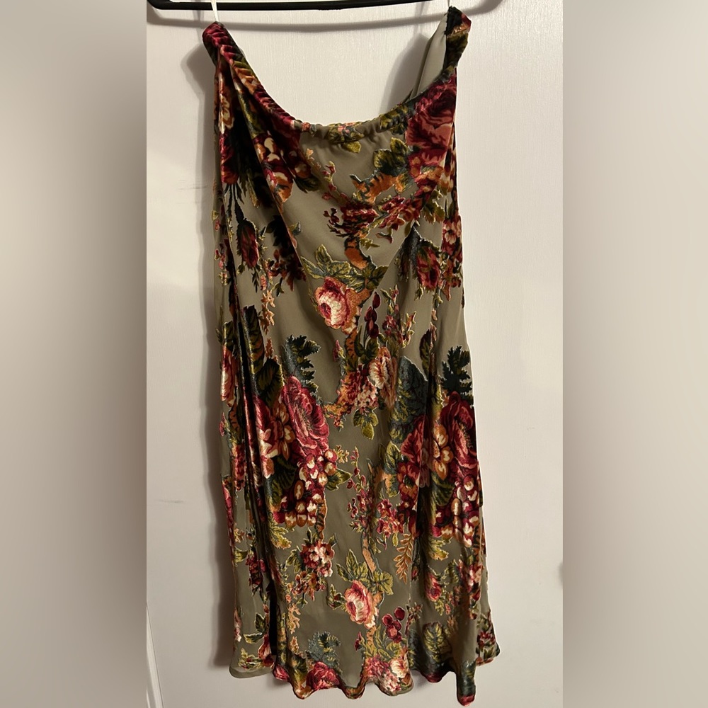 Devore’ (Burned or burnout) velvet women’s skirt.